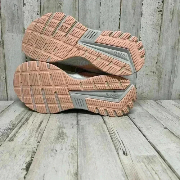 Brooks Signal 3 Womens 11 Running Sneaker White Oyster Tropical Peach Athleisure - Picture 9 of 10